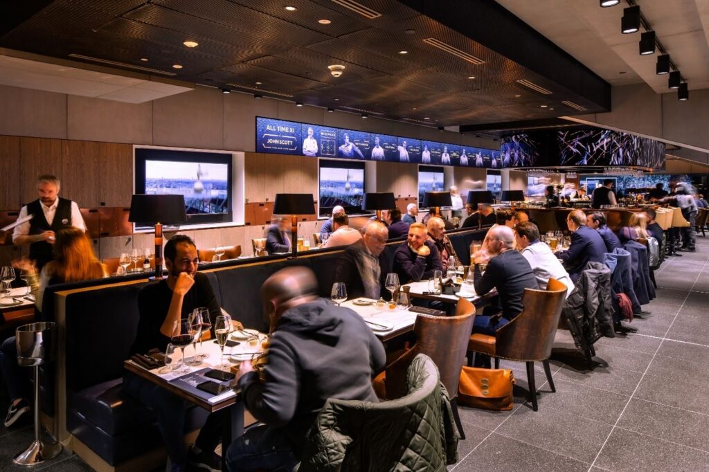 Restaurant with people drinking