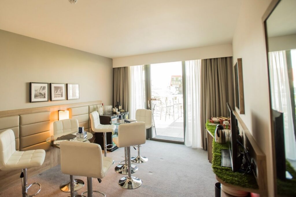 Package-image-hilton-garden-inn-room (3)