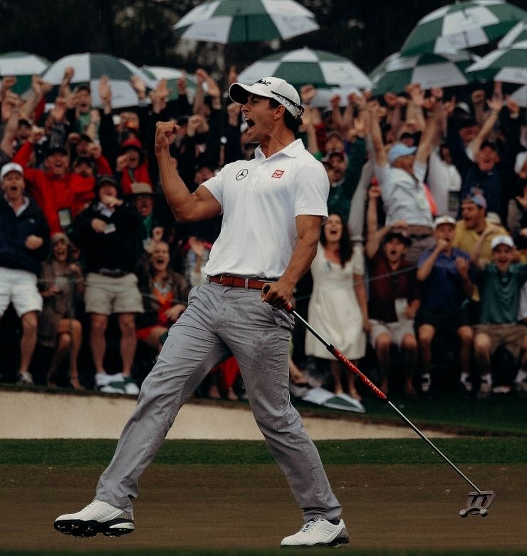 golf player celebrating